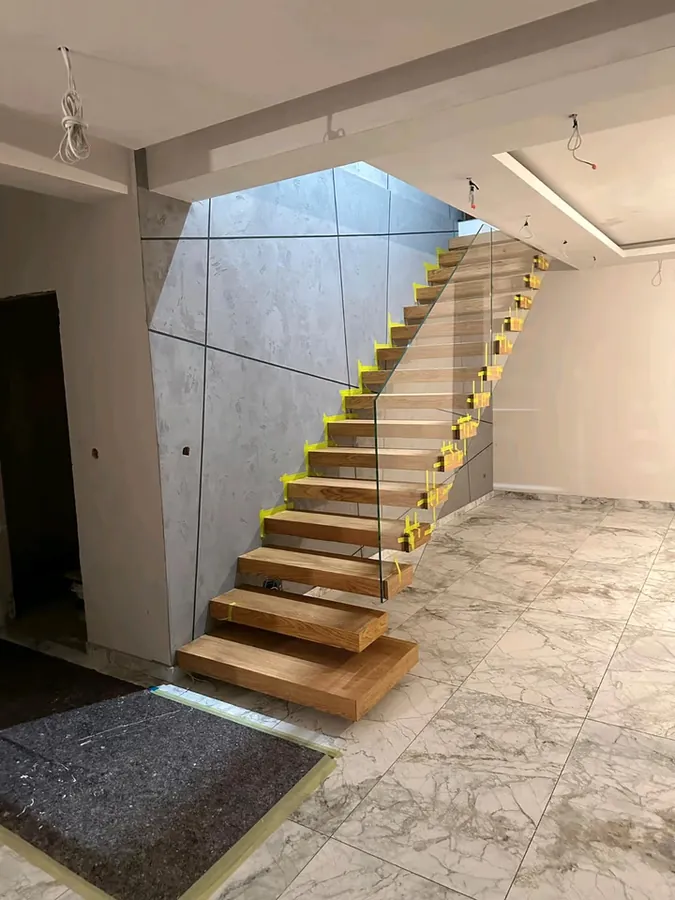 Mittelholmtreppe aus Holz und Stahl – Referenzprojekt
